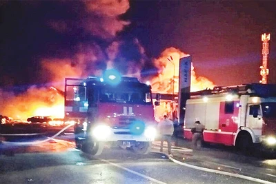 Hiện trường vụ nổ trạm xăng ở Cộng hòa Dagestan (Nga). 