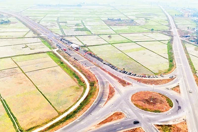 Ðiểm giao đường Vạn Thiện-Bến En với mạng lưới giao thông nội tỉnh Thanh Hóa và đường cao tốc bắc-nam. 