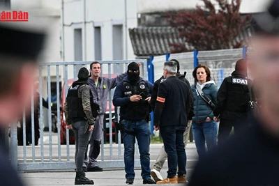 [Video] Pháp: Thiếu niên 15 tuổi đâm dao khiến 4 người thương vong