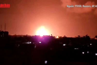 [Video] Israel oanh kích khắp Dải Gaza, ít nhất 200 người thiệt mạng
