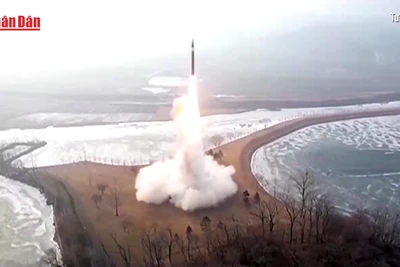 [Video] Triều Tiên phóng nhiều tên lửa giữa lúc Mỹ, Hàn Quốc tập trận 