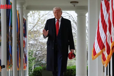 [Video] Ông D. Trump coi tăng thuế như “chữa bệnh”, bất chấp làn sóng bán tháo chứng khoán