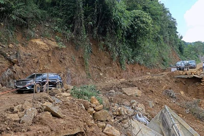 Sạt lở diễn ra nhiều nơi trên địa bàn tỉnh Hòa Bình.