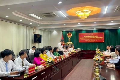 Quang cảnh buổi làm việc.