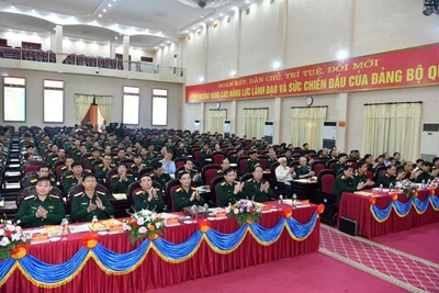 Tham dự tọa đàm có các tướng lĩnh, nhà khoa học, lãnh đạo các cơ quan, đơn vị thuộc Bộ Quốc phòng và đại diện lãnh đạo tỉnh Điện Biên, các nhân chứng lịch sử, cựu chiến binh từng tham gia Chiến dịch Điện Biên Phủ.