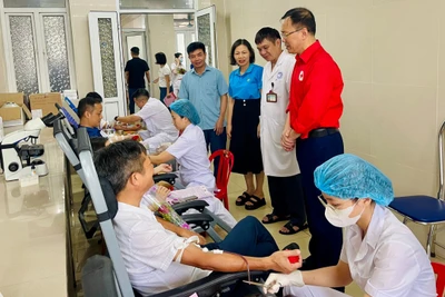 Phong trào hiến máu tình nguyện ngày càng phát triển mạnh, dần đi sâu vào nhận thức lối sống và trách nhiệm của mỗi cán bộ công chức, viên chức, người lao động ngành y Ninh Bình. 