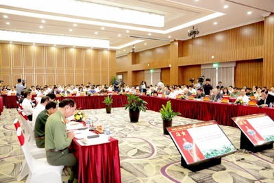 Các đại biểu tham dự hội thảo là các đồng chí lãnh đạo, nguyên lãnh đạo Đảng và Nhà nước cùng với hàng trăm nhà khoa học, chuyên gia trên cả nước. (Ảnh: TTXVN)