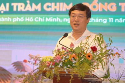 Ủy viên Trung ương Đảng, Bí thư Tỉnh ủy Đồng Tháp Lê Quốc Phong phát biểu tại chương trình. (Ảnh: HỮU NGHĨA)