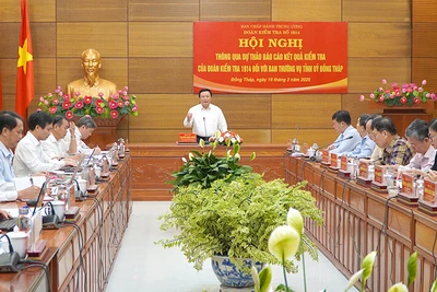 Quang cảnh buổi làm việc. (Ảnh: HỮU NGHĨA)