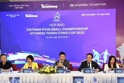 Ban tổ chức họp báo tại Hà Nội.