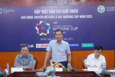 Ban Tổ chức họp báo tại Hà Nội.