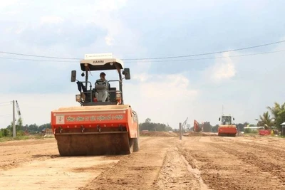 Dự án đường cao tốc bắc-nam đoạn Cần Thơ-Cà Mau đang sử dụng duy nhất nguồn vật liệu cát đắp từ các mỏ cát sông.