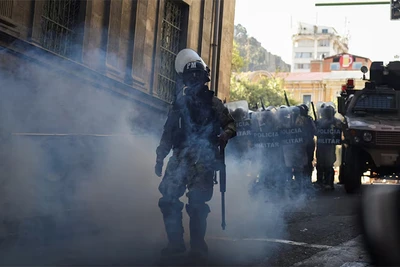 Binh sĩ Bolivia làm nhiệm vụ trên đường phố tại thủ đô La Paz, ngày 26/6/2024. (Ảnh: Reuters)
