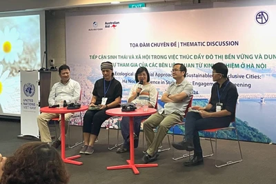 Các đại biểu tham dự tại cuộc tọa đàm