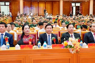 Các đại biểu tham dự lễ tôn vinh Học tập và làm theo tư tưởng, đạo đức, phong cách Hồ Chí Minh.