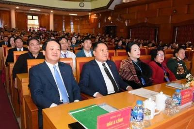 Đồng chí Hầu A Lềnh, Ủy viên Trung ương Đảng, Bộ trưởng, Chủ nhiệm Ủy ban Dân tộc, cùng lãnh đạo tỉnh Lạng Sơn dự Đại hội đại biểu các dân tộc thiểu số tỉnh Lạng Sơn lần thứ IV năm 2024.