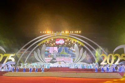 Lễ Mít-tinh kỷ niệm 50 năm Ngày Giải phóng