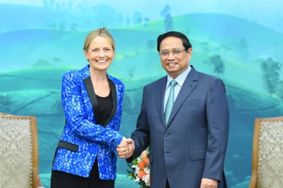 Thủ tướng Phạm Minh Chính tiếp bà Susan Pointer, Phó Chủ tịch Chính sách công quốc tế của Tập đoàn Amazon. (Ảnh: TRẦN HẢI)