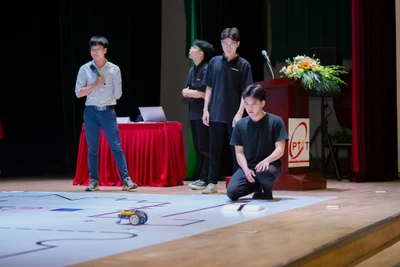 Đội đạt giải Nhất, For Fun, đang thi đấu