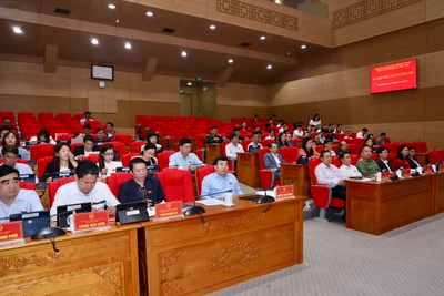 Toàn cảnh phiên họp.