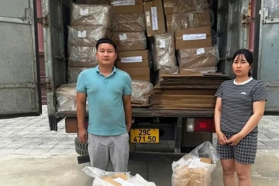 Các đối tượng và vật chứng liên quan trong vụ án. (Ảnh: Công an tỉnh Nam Định)