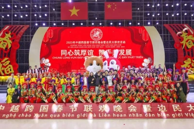 Giao lưu văn nghệ chào Xuân qua biên giới và Liên hoan nhân dân biên giới Trung Quốc-Việt Nam năm 2023. (Ảnh: qq.com)
