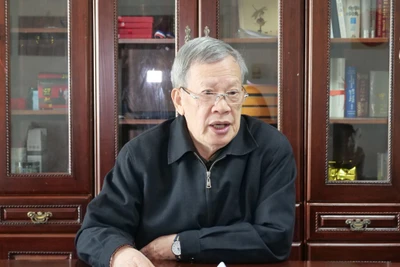 Ông Lăng Đức Quyền, nguyên phóng viên cao cấp, chuyên gia của Trung tâm nghiên cứu các vấn đề thế giới của Tân Hoa xã, học giả kỳ cựu về các vấn đề Việt Nam. (Ảnh: Hồ Quân)