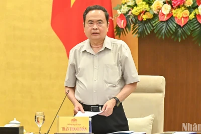 Chủ tịch Quốc hội Trần Thanh Mẫn phát biểu khai mạc, gợi mở các nội dung thảo luận tại buổi làm việc.