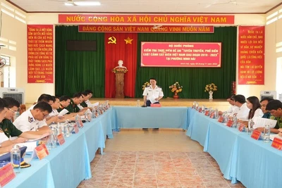 Kiểm tra kết quả thực hiện Đề án “Tuyên truyền, phổ biến Luật Cảnh sát biển Việt Nam giai đoạn 2019-2023” tại phường Ninh Hải, thị xã Ninh Hòa, (Ảnh NGỌC HÒA)