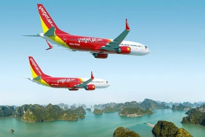 Vietjet và Boeing chính thức ký kết thỏa thuận tái cấu trúc, thực hiện hợp đồng chiến lược lâu dài, bền vững tại Farnborough 2022.