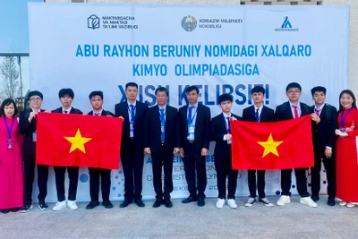 Đoàn Việt Nam tham dự Olympic Hóa học Quốc tế Abu Reikhan Beruniy lần thứ nhất (Ảnh: Bộ Giáo dục và Đào tạo)