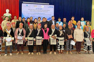 Các phụ nữ nhận hỗ trợ từ chương trình. (Ảnh: UN Women)