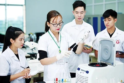 [Video] Nghiên cứu khoa học sẽ được đặt ngang hàng với đào tạo - Tạo tư duy mới phát triển khoa học, công nghệ trong giáo dục