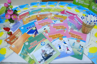 Chủ trương "một chương trình, nhiều sách giáo khoa" đang được triển khai trên thực tế, song còn nhiều bất cập.