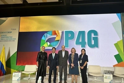  Bộ trưởng Bộ Tài nguyên và Môi trường Đặng Quốc Khánh (thứ hai, từ trái sang) đã dẫn đầu đoàn Việt Nam tham dự Hội nghị Thượng đỉnh Đối tác vì Tăng trưởng Xanh và Mục tiêu Toàn cầu 2030 (P4G) lần thứ ba tại Bogota, Colombia. (Nguồn: Bộ Tài nguyên và Môi trường)