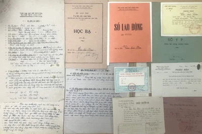 Giấy tờ, kỷ vật của cán bộ đi B Văn Đức Đơn (Thừa Thiên-Huế).