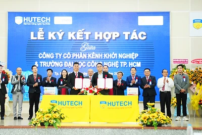 “Ngày hội việc làm khối ngành Kinh tế - HUTECH Career Day 2023”