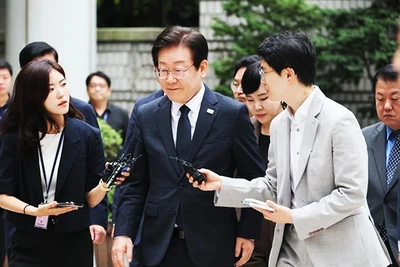 Chủ tịch đảng Dân chủ (DP) Lee Jae Myung đang dẫn đầu cuộc đua vào Nhà xanh. Ảnh: YONHAP