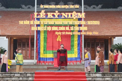 Màn diễn xướng “Đề Nắm tế cờ khởi nghĩa Yên Thế” do diễn viên Nhà hát Chèo tỉnh Bắc Giang biểu diễn.