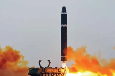 [Video] Tình báo Mỹ cảnh báo tên lửa của Triều Tiên đủ sức tấn công lãnh thổ