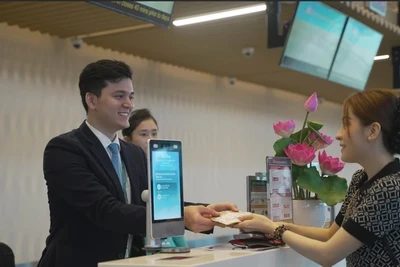 Hành khách làm thủ tục tại Nhà ga T3 Tân Sơn Nhất.