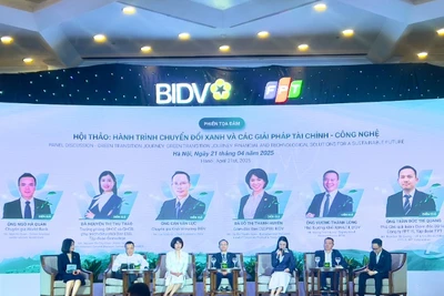 Các chuyên gia, đại diện các doanh nghiệp tham dự thảo luận. (Ảnh: MINH PHƯƠNG)