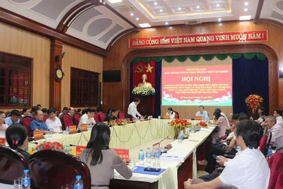 Các đại biểu dự hội nghị.