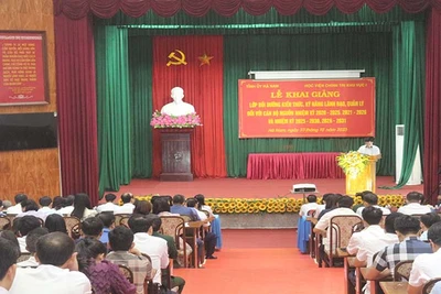 Quang cảnh lễ khai giảng.