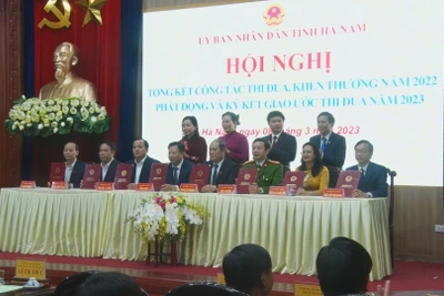 Các khối thi đua trong tỉnh ký kết thi đua năm 2023.