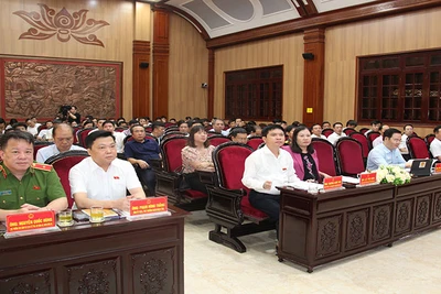 Các đại biểu dự hội nghị.