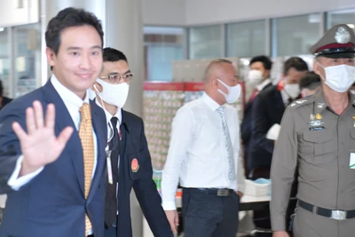 Có mặt tại Tòa án Hiến pháp Thái Lan, ông Pita Limjaroenrat cho biết, sẽ tiếp tục thực hiện những mục tiêu mà đảng MFP đã đề ra. (Ảnh: Xuân Sơn)