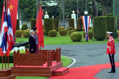 Lễ đón Tổng Bí thư Nguyễn Phú Trọng trong chuyến thăm chính thức Thái Lan từ ngày 25-27/6/2013. (Ảnh: XUÂN SƠN) 