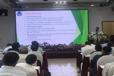 Quang cảnh buổi tọa đàm giải pháp nâng cao hiệu quả nuôi trồng thủy sản vùng đồng bằng sông Hồng.