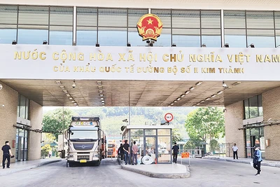 Xuất, nhập khẩu hàng hóa qua Cửa khẩu quốc tế đường bộ số II Kim Thành (Lào Cai).
